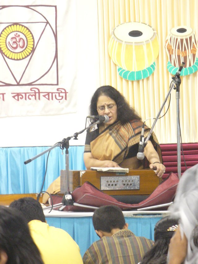 Sugata Chatterjee performing at Toronto Kalibari
