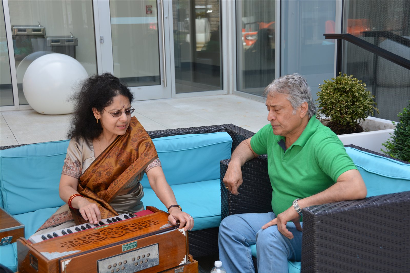 Sugata Chatterjee with Ustad Amjad Ali Khan and guests